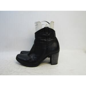 MIZ MOOZ Womens Size 39 EUR Black Leather Zip Ankle Fashion Boots Bootie
